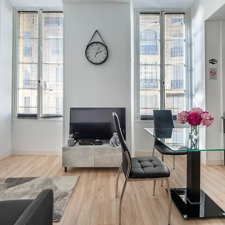 Apartament Famous Bd Victor Hugo - Center Nicea